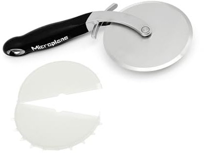 Microplane Professional XL Pizza‑Cutter Wheel mit Teig‑Docker | Extra‑scharfes Edelstahl‑Rad 10 cm Profi-Pizzaschneider | Rutschfester Soft‑Grip | Für Pizza, Quiches & Gebäck | Spülmaschinen‑geeignet