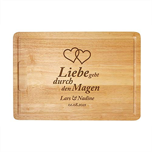 Casa Vivente Schneidebrett mit Gravur, Liebe geht durch den Magen, Motiv: Herzen, Personalisiert mit Namen und Datum, Küchenbrett aus Holz mit Saftrille, 40 cm