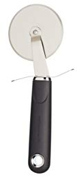 MasterClass Pizza Cutter Wheel - Pizza Slicer with Soft Grip Handle, Stainless Steel, 19.5 cm, Black