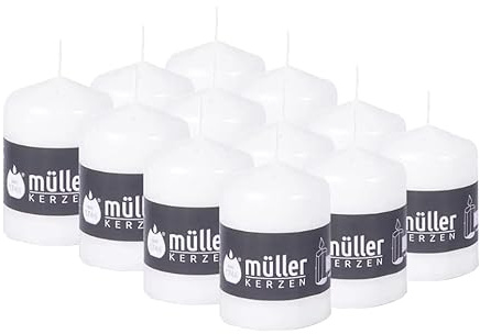 Müller Stumpenkerzen - Set mit 12 Säulenkerzen - Weiß - Durchmesser 6 cm, Höhe 8 cm - Brenndauer: 15 Stunden - Tropffrei Wachskerzen, Ohne Duft - RAL Qualität