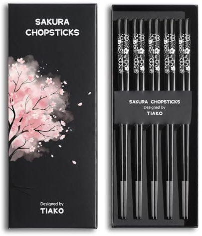 TIAKO Edelstahl Essstäbchen 5 Paar wiederverwendbare Stäbchen spülmaschinenfest, 18/8 Edelstahl Schwarz, lasergravierte Kirschblüten–Geschenkbox, japanisches Sakura-Design für Sushi, asiatisches Essen