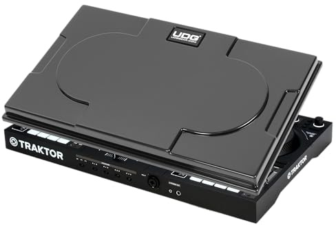 UDG Ultimate Schutzcover NI Traktor Kontrol S4 MK3, Schwarz (U94118BL) | Schutz vor Staub und Spritzern; passgenauer ABS-Aufsteckschutz; Recyclingkunststoff; in Sekunden auf- und abzunehmen