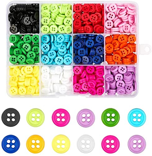 Ysimple 960 Stück 9 mm 12 Farben Farbknöpfe DIY Nähknöpfe Kinderknöpfe Runde Kunststoffgürtel Aufbewahrungsbox PVC Box zum Nähen Basteln Scrapbooking Kinderhemden Basteln Nähen (４-Loch)