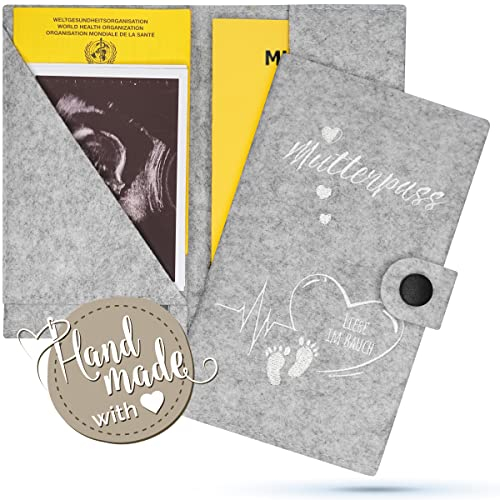 Emadele Mutter-Kind-Pass Hülle Herz und Fuß 'Liebe im Bauch' Grau aus Filz Handmade. Mutterpasshülle Organizer Fächer für Ultraschallbilder, Impfpass-Hülle Format für Östereichischen Mutterpass