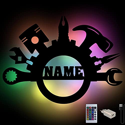 Namofactur personalisierte Werkzeug-Wandlampe aus Holz mit RGB-Licht | Mit Wunschname und RGB-Farbwechsel per USB und Fernbedienung – Werkzeugmotiv für Werkstatt, Wohnraum oder Arbeitszimmer