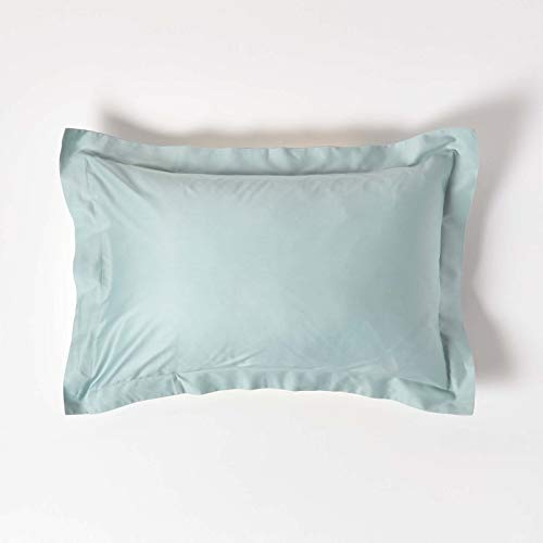 HOMESCAPES Bio-Kissenbezug mit Stehsaum hellblau 48x74 cm, Satin Kissenhülle mit Hotelverschluss aus Bio-Baumwolle, Fadendichte 400