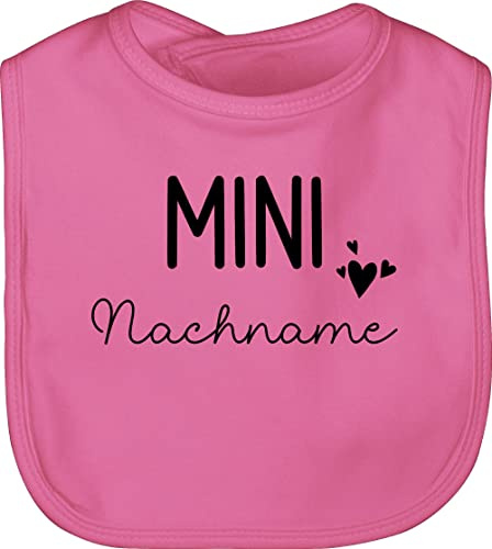 Geschenk mit Namen personalisiert by Shirtracer - Lätzchen - Zur - Mini Nachname | Schwangerschaft verkünden Geschenk Geburt Baby