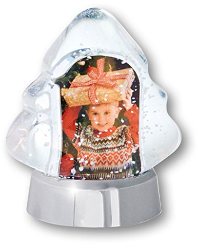 Schneekugel in Form eines Weihnachtsbaumes.