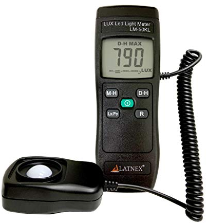 LATNEX LM-50KL Digitales Luxmeter, Lichtmessgerät Messen 200~200.000 Lux Fußkerzen – Industrie und Haushalt, Light Meter für Pflanzen Fotografie LED Lichter – Kalibrierungszertifikat enthalten
