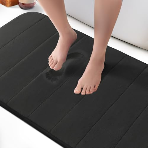 KEPLIN Badematte aus Memory-Schaum (Schwarz, 60 x 90 cm), ultraweich, saugfähig und rutschfest, maschinenwaschbar, großer schwarzer Badezimmerteppich für Badewanne und WC