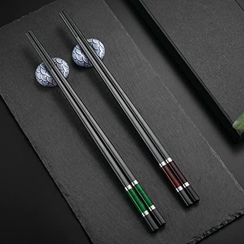 Hongyantech Japansk svart glasfiber ätpinnar glasfiber 2 par med 2 ätpinnar kuddar, besticksushi ätpinnar set, ätpinnar hyllor återanvändbara ätpinnar i presentförpackning