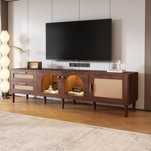 MQGPM Retro TV-Schrank für unter 85-Zoll-Fernseher Geflochtener mit Rattan, Lowboard mit 2 Türen und 3 Schubladen, TV Boardmit viel Stauraum, TV Sideboard, Fernsehschrank für Wohnzimmer, Brown