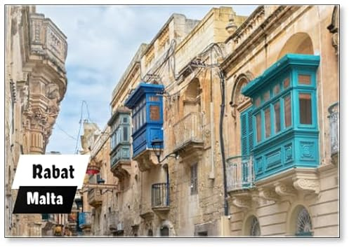 Calamita da frigorifero Medieval Street a Rabat, Malta.,