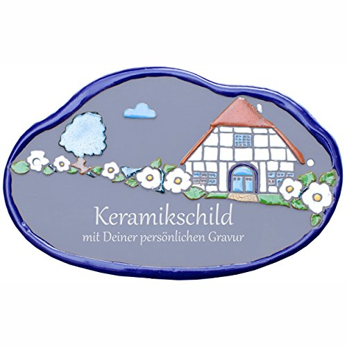 Handarbeit aus Schleswig-Holstein Keramikschild 22,5 x 14,0 cm Motiv Fachwerkhaus mit Baum und Blumen (hellblau)