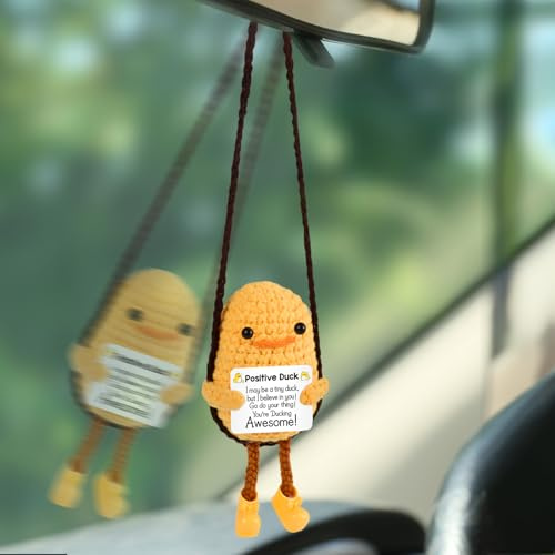 Canard Peluche Positive Décoration Voiture, Pendentif pour Miroir, Deco Voiture Interieur, Rigolo Motivation, Rétroviseur Suspendu Ornement Convient à Tous Les Modèle, Decoration Maison