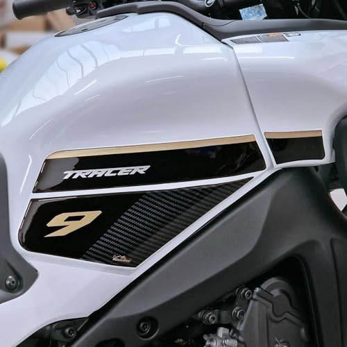Resin Bike Motorcycle 3D Stickers Compatible with Yamaha Tracer 9 2021-2026. Fuel Tank Side Protections from Bumps and Scratches. Gold Resin Sticker for Midnight Black - Gadget Moto