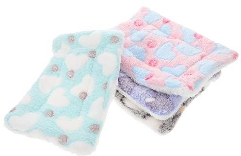 HOMSFOU Lot de 4 Tapis de Couchage Chauds et Épais pour Petits Animaux 15x20 Cm, Coussins D’Hiver pour Hamsters, Lapins, Cobayes – Couleurs Vert, Violet, Rose, Café, Literie Confortable