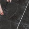 Fogmiea PVC Bodenbelag Selbstklebend Vinylboden Quadratisch vinyl bodenbelag selbstklebend rutschfest, wasserfest, schwer entflammbar 2 m²/22 Fliesen, Schwarz Marmor