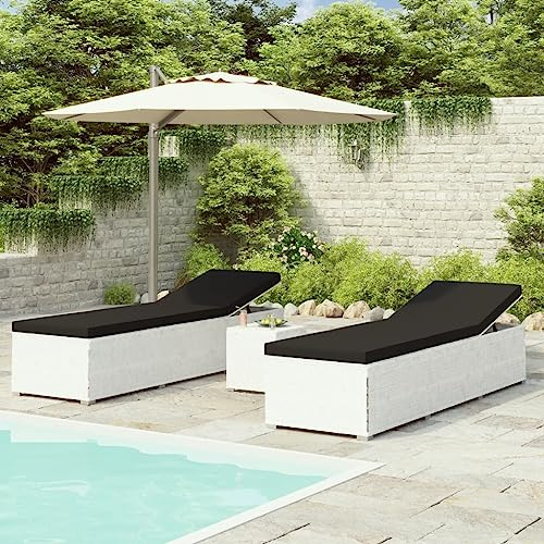 RMIHSJG 3-TLG. Garten-Sonnenliegen mit Teetisch aus Poly Rattan in Weiß – Loungebereich Set für Terrasse und Balkon Dieses stilvolle 3-TLG. Set aus Sonnenliege und Teetisch schafft