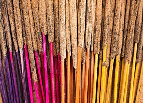 DHYANA - Hochwertige handgemachte indische Räucherstäbchen - 96 Stäbchen (Nag Champa)