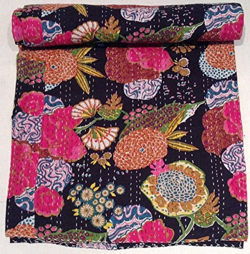 Bhagyoday Indische Tagesdecke, Baumwolle, gesteppt, Blumenmotiv, Gudari-Stil, Blumenmuster, Handarbeit, dekorative Kantha-Stickerei, Quilt-Design, 229 x 274 cm