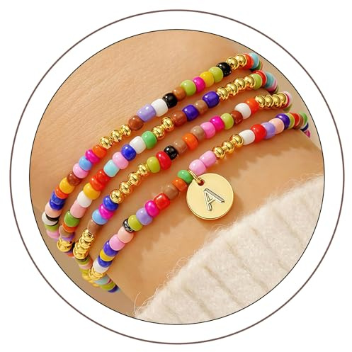 RUISPEED Set di 4 Braccialetti con Perline Colorate con Iniziali per Donne e Ragazze Adolescenti - Dolci Braccialetti Boho Elasticizzati con Iniziali da A a Z, Bracciali Impilabili Gioielli per