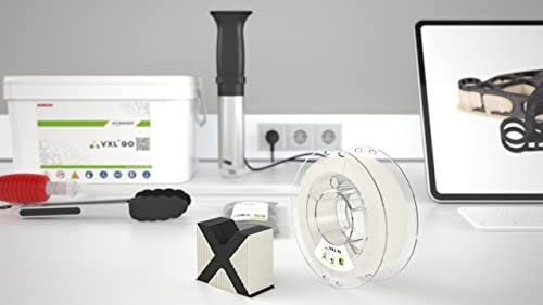 Xioneer VXL GO Starter Kit - Stützmaterial VXL 90 in 2,85mm zum Drucken & Equipment zum Auflösen: Behälter (10 L), VXL Solve Lösepulver, Heizstab (220 V), Pumpe, Zange, Schutzbrille, Handschuhe