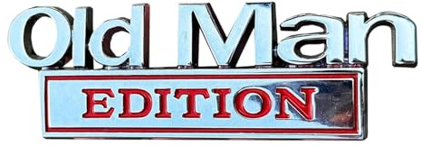 Old Man Edition Auto Emblem - Aufkleber Name TAME Humorvolle Edition | Metallaufkleber | Aufkleber für Stoßstange geeignet für PKW, LKW, SUV und Personalisierung von personalisierten Fahrzeugen
