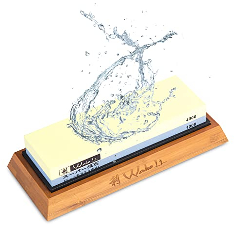 Wakoli Schleifstein 1000/4000 (beidseitig) | aus Korund | mit Holz- & Silikonhalterung | mit Wasser oder Öl nutzbar | für Haupt- & Feinschliff von Küchenmessern | für Profi- & Hobbyköche