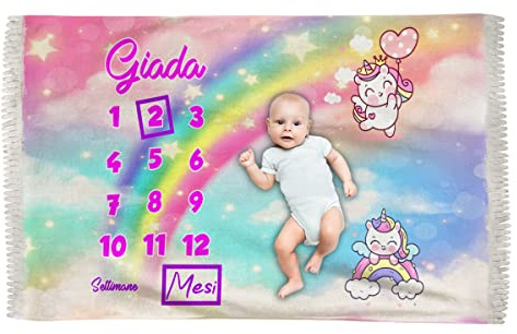 Overthetee, Coperta Compimese Neonato Personalizzata con Nome, Pile Morbido 150x100 cm, Set Foto 1-12 Mesi + Settimane, Idea Regalo Nascita