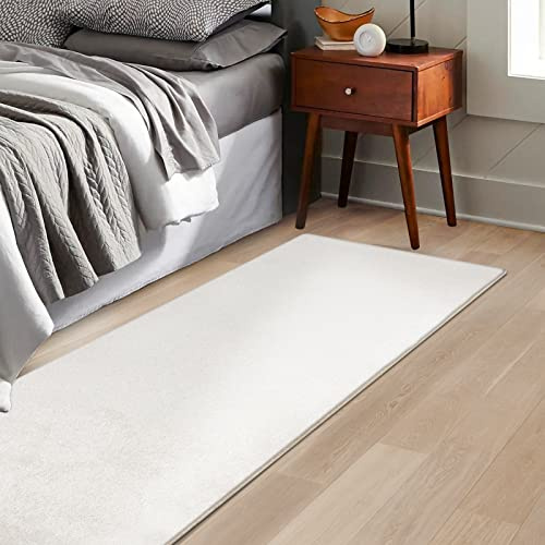 KARAT Bettvorleger - edle Velours Bettumrandung - Teppich Läufer für Schlafzimmer Wohnzimmer - Flauschiger Teppichläufer Sundae (80 x 200 cm, Creme)