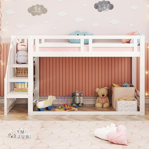 Kinderbett 90x200, Niedriges Etagenbett mit Treppe, Hausbett für 2 Kinder, Holzbett Bettgestell mit Rausfallschutz & Lattenrost, Funktionsbett Stockbett Kinderhochbett Jugendbett, Ohne Matratze, Weiß