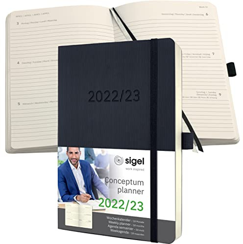 SIGEL C2306 Terminplaner Wochenkalender 2022/2023 - ca. A5 - schwarz - Softcover - 256 Seiten - Gummiband, Stiftschlaufe, Archivtasche - PEFC-zertifiziert - 18-Monatskalender - Conceptum