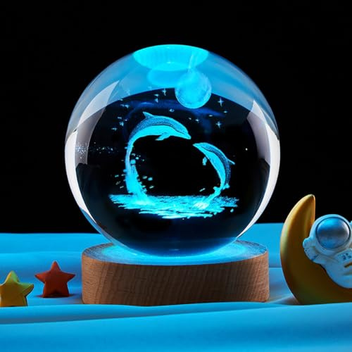Asudaro Sfera di cristallo decorazione – Sfera di cristallo con base in legno (sfera 6 cm + base in resina 7 cm) 8 stili, per fotografia, decorazione, meditazione – 03 luna delfino