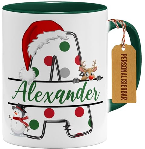 OM3® Personalisierte Weihnachtstasse mit Buchstaben & Name - Individuelle Kaffee-Tasse mit eigenem Namen - Keramik Becher - 325ml - Beidseitig Bedruckt - Grün