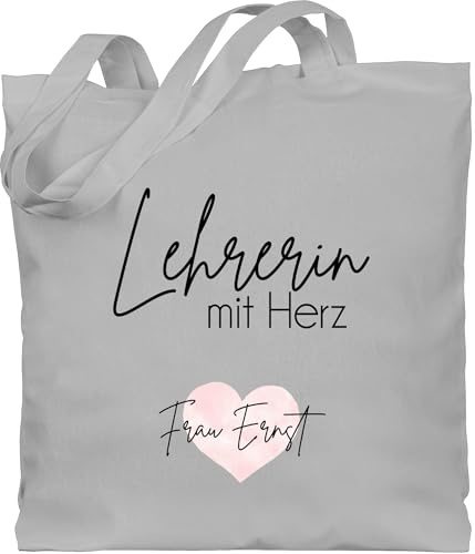 Geschenk mit Namen personalisiert by Shirtracer - Baumwolltasche - Lehrerin mit Herz mit Name | Dankeschön Geschenk Lehrerin Abschied Geschenke Lehrerinnen Abschiedsgeschenk Schule