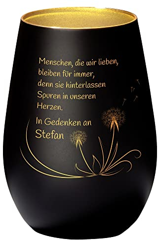 Schwarz-goldenes Gedenklicht mit Spruch ‚Menschen, die wir lieben…‘ mit Pusteblumen I Trauer Windlicht I Gravur mit Name I Erinnerungslicht