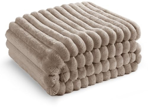 BEDSURE Kuscheldecke 150x200 Zimmer Deko - Tagesdecke, Braun | Geschenke für Frauen, Weich Sofadecke & Wolldecke, Warme Grobe Korddecke für Couch, Schlafzimmer & Wohnzimmer,Waschbar