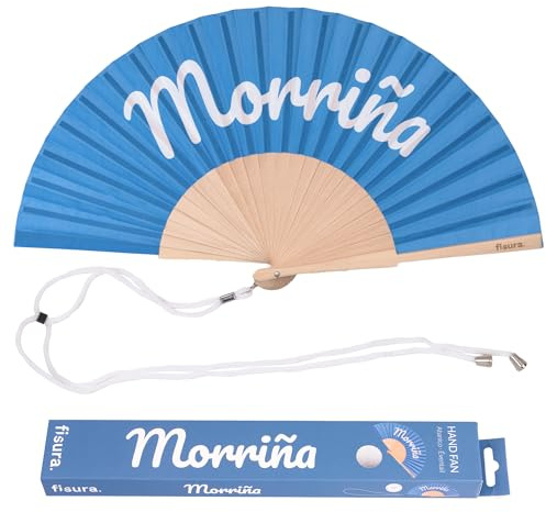Fisura – Abanico original con mensaje “morriña”. Abanico de madera moderno y colorido. Ventilador de mano azul. Colgador incluido. Medidas: 42,5 x 23 cm