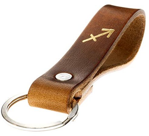 ELBERCRAFT® Schlüsselanhänger Leder Sternzeichen – Handgefertigter Glücksbringer aus Rindsleder – Braun