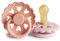 FRIGG Fairytale Confezione da 2 ciucci | Ciuccio in lattice | Senza BPA | Prodotto in Danimarca | Tettarella simmetrica a ciliegia | (Pretty In Peach/Primrose, Taglia 2 (6-18 Mesi))