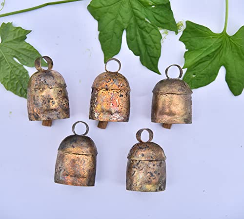 Vivanta Pack mit 5 rustikalen Vintage-Weihnachtsdekoration Glocken - Indische Kuhglocke für Bastelarbeiten - Kleine goldene hängende Hexenglocken - Jingle Bells für Bastelarbeiten, 2 Zoll