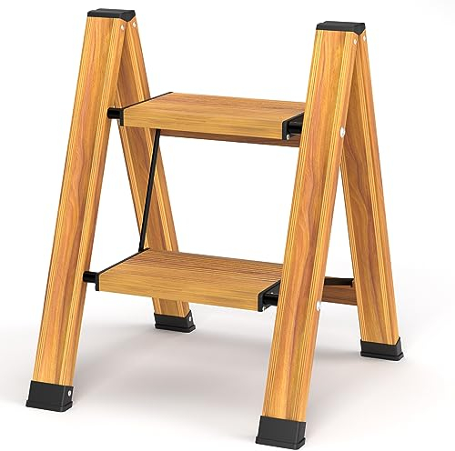 KULACO Sgabello Pieghevole Scala 2 Gradini Pieghevole in Alluminio Sgabello Portatile Antiscivolo Fino a 150 kg Scala Multifunzione Design Effetto Legno per Cucina Bagno Campeggio.