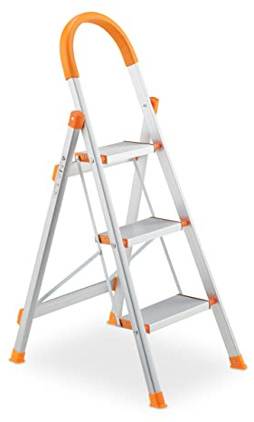 Relaxdays Trittleiter, 3 Stufen, klappbare Haushaltsleiter, Alu, bis 150 kg, Sicherheitsleiter mit Griff, Silber/orange