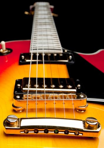 Mein Gitarren Songbook (Noten): 50 leere Notenblätter für eigene Lieder + Inhaltsverzeichnis + Akkordtabellen + Quintenzirkel + Notizen