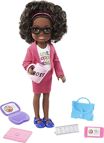Barbie Chelsea Mujer de Negocios Muñeca afroamericana con Accesorios de Oficina de Juguete, para niñas y niños +3 años (Mattel GTN93)