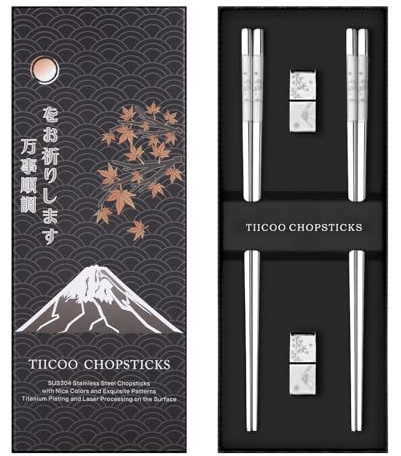 TIICOO Essstäbchen aus Metall, wiederverwendbar, 2 Paar, titanbeschichtet, 18/8 Edelstahl, Essstäbchen mit Halter, spülmaschinenfest, rutschfest, japanischer Stil, lasergravierte Essstäbchen