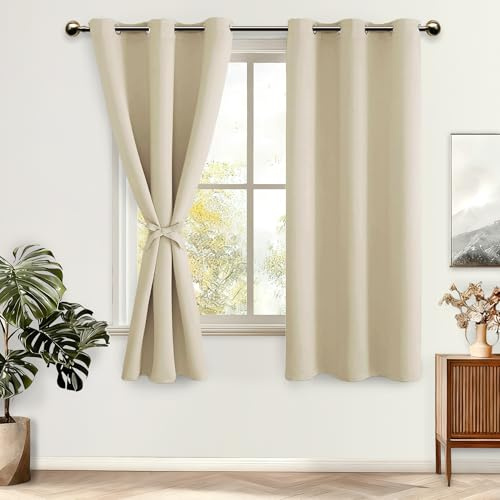 DWCN Blickdichte Vorhänge Verdunkelungsgardinen mit Ösen 2 Stücke | Hell Beige, 183x117cm(HxB), Ösenvorhang Gardinen Thermogardine für Wohnzimmer Schlafzimmer Abdunkelnde Vorhang