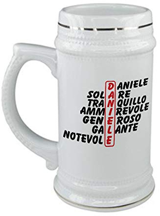 bubbleshirt Boccale da birra Compleanno - Daniele e aggettivi simpatici - evento - in ceramica - capienza 50 cl - idea regalo