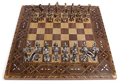 GiftHome Mittelgroßes mythologisches Pegasus-Metall-Schach-Set für Erwachsene, handgefertigte Stücke und natürliches Massivholz-Schachbrett mit Original-Perle um Brett King 8,9 cm
